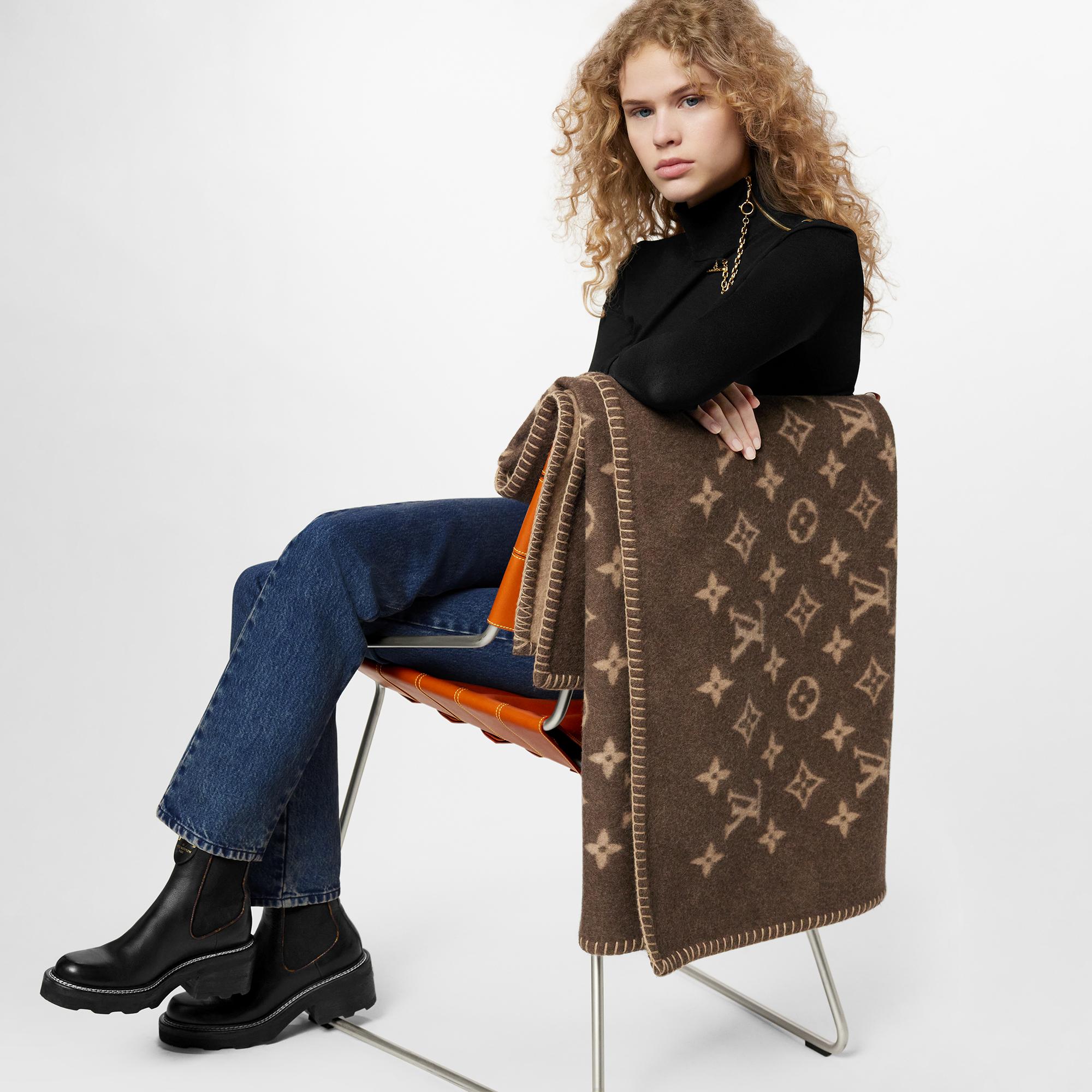 Neo Monogram Blanket - Luxury S00 Brown | LOUIS VUITTON